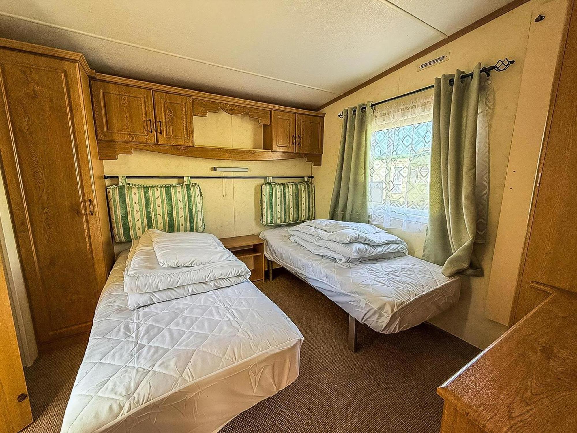 6 Berth Caravan By The Beach In Hunstanton In Norfolk, Pets Welcome Ref 13009L Eksteriør bilde